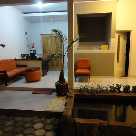 Pendowo Huis Guest House Yogyakarta Exteriör bild
