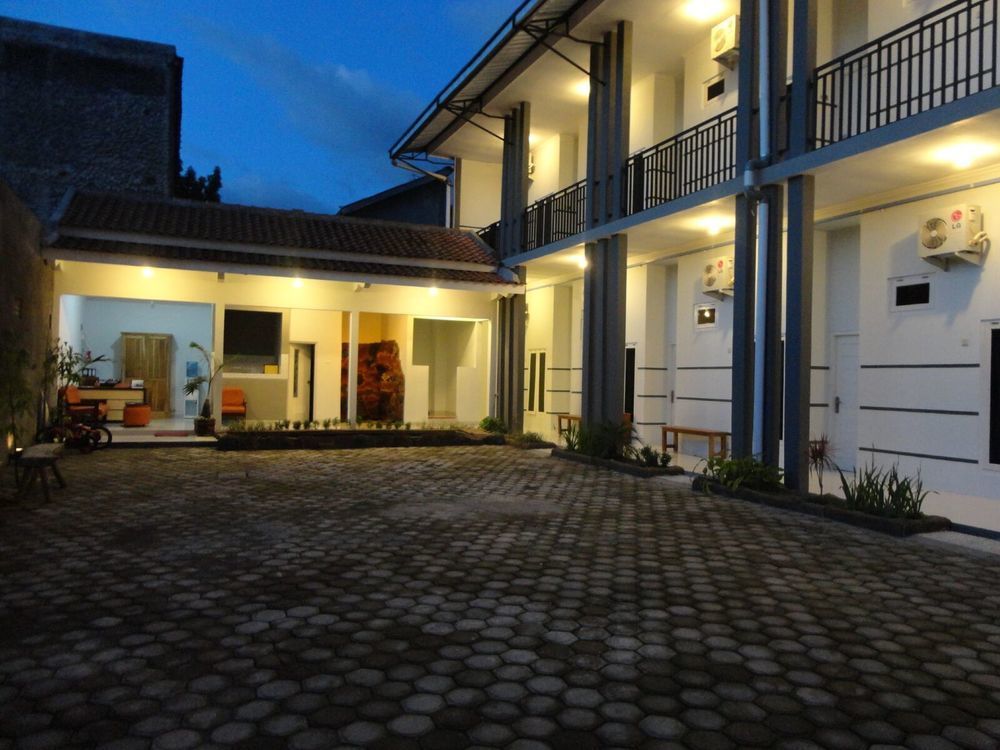 Pendowo Huis Guest House Yogyakarta Exteriör bild