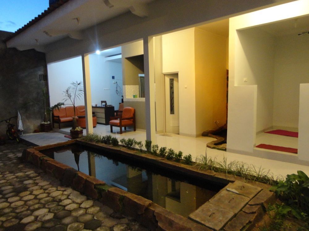 Pendowo Huis Guest House Yogyakarta Exteriör bild