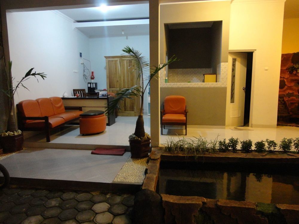 Pendowo Huis Guest House Yogyakarta Exteriör bild